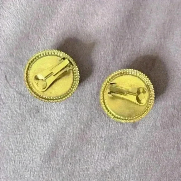 Vintage beaded snap back earrings - Picture 3 of 5